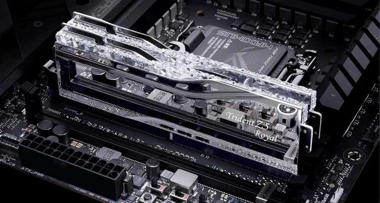 G.SKILL TRIDENT Z5 ROYAL RGB DDR5 2X16GB 6000MHZ CL28 SILVER F5-6000J2836G16GX2-TR5S