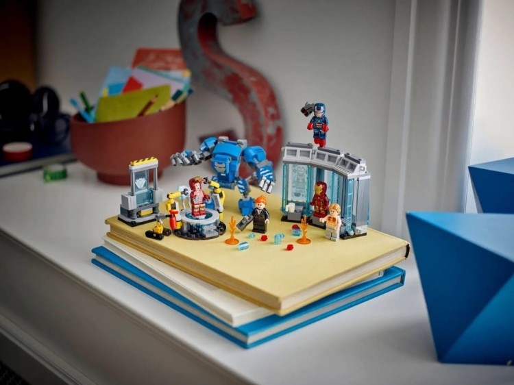 LEGO Marvel Super Heroes 76315 Laboratorium Iron Mana: Zbrojownia