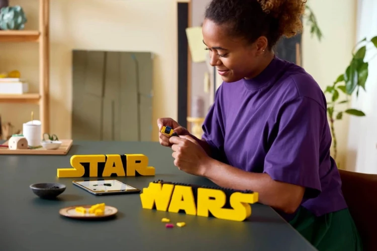 LEGO Star Wars 75407 Logo Star Wars zbudowane z klocków