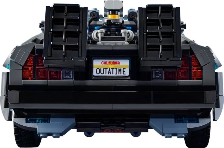 LEGO Creator Expert 10300 Wehikuł czasu z „Powrotu do przyszłości”