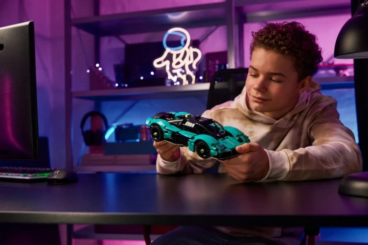 LEGO TECHNIC 42208 ASTON MLEGO ARTIN VALKYRIE