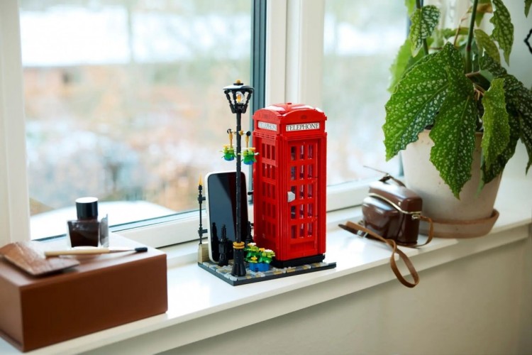 Lego 21347 Ideas - Czerwona londyńska budka telefoniczna