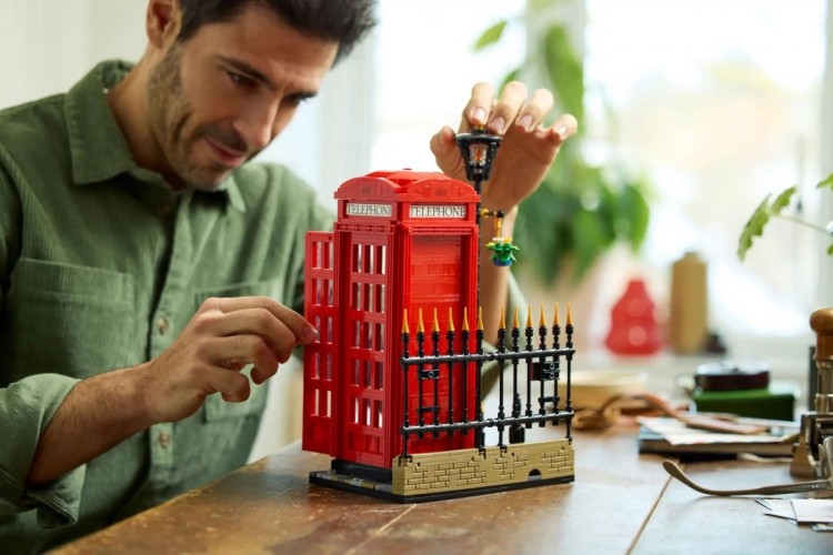 Lego 21347 Ideas - Czerwona londyńska budka telefoniczna