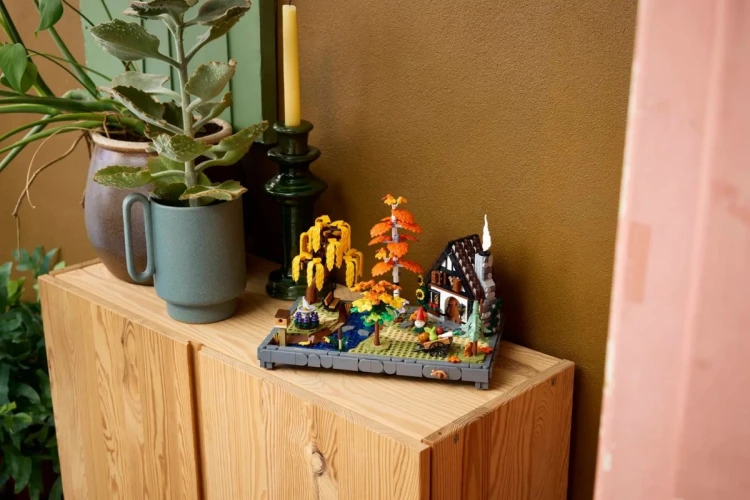 LEGO Icons 11372 Jesienny ogród z chatką