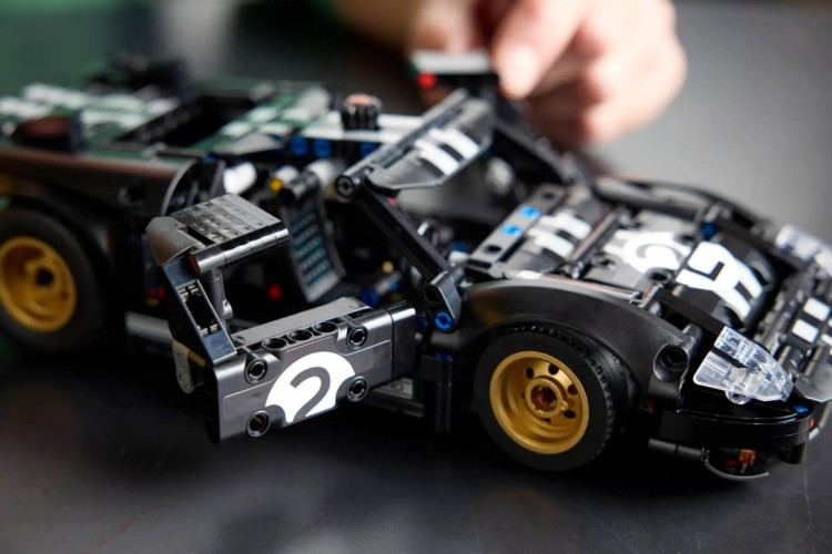 LEGO Technic 42223 1966 Ford GT40 MKII Race Car