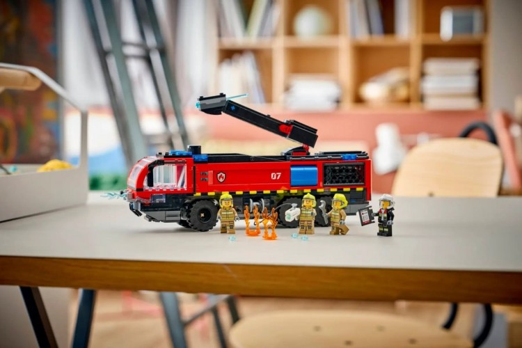 LEGO City 60499 Wóz strażacki na lotnisku