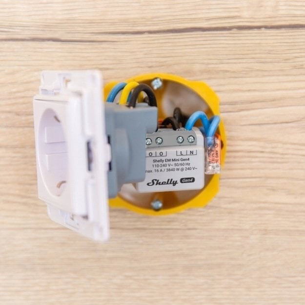 Inteligentny sterownik do pomiaru zużycia energii WiFi Shelly EM Mini Gen4