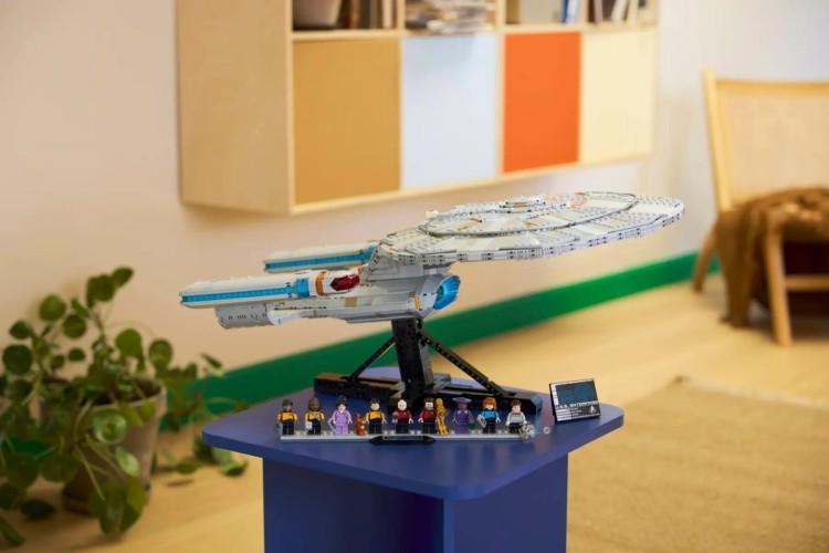 LEGO 10356 Icons - Star Trek: U.S.S. Enterprise NCC-1701-D