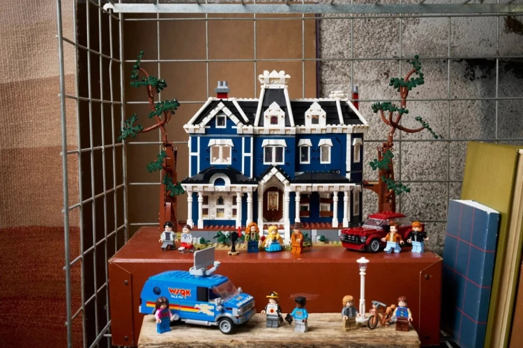 LEGO Icons 11370 - Stranger Things: Dom Creelów