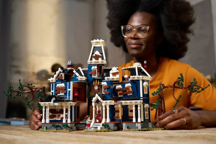 LEGO Icons 11370 - Stranger Things: Dom Creelów