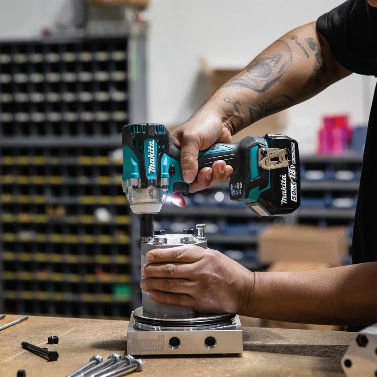 Makita DTW302Z klucz zasilany 3/8" 3200 RPM Czarny, Niebieski 18 V