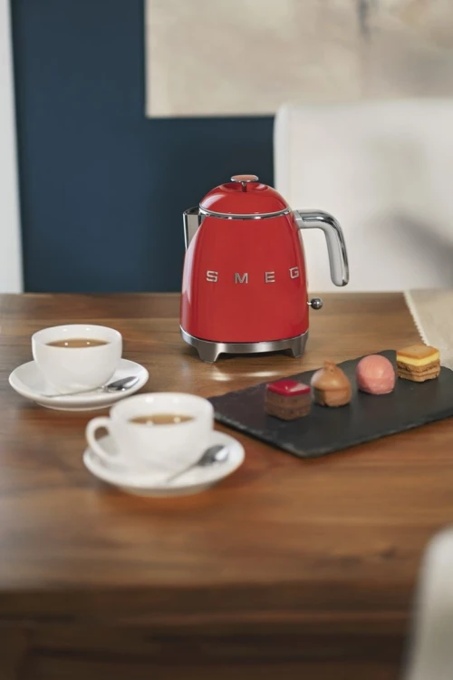 SMEG Czajnik (KLF05RDEU) mini 0,8L czerwony