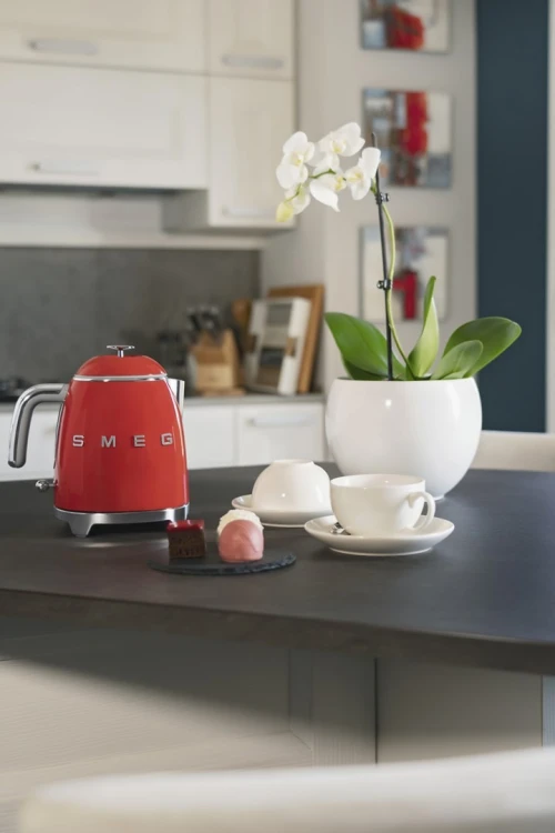 SMEG Czajnik (KLF05RDEU) mini 0,8L czerwony