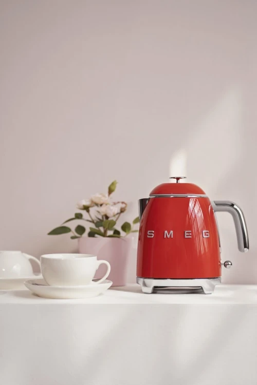 SMEG Czajnik (KLF05RDEU) mini 0,8L czerwony