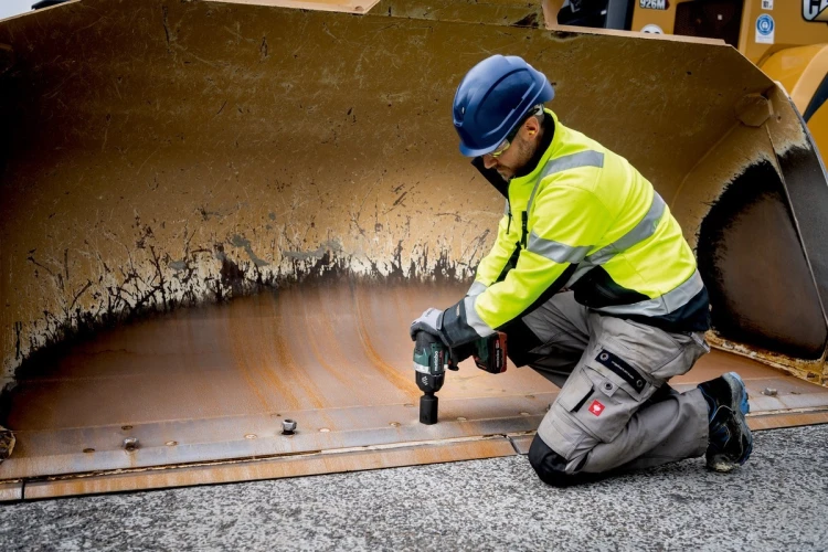 Metabo. Klucz udarowy SSW 18 LTX 1750 BL 2x5,5Ah LiHD 1750Nm Metabox