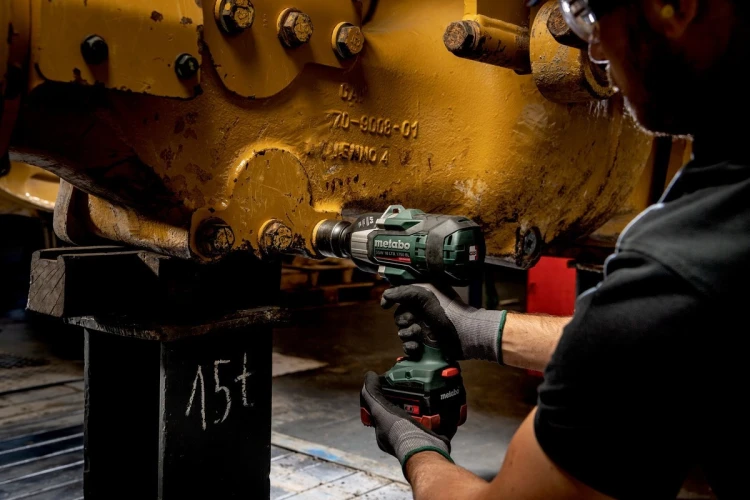 Metabo. Klucz udarowy SSW 18 LTX 1750 BL 2x5,5Ah LiHD 1750Nm Metabox