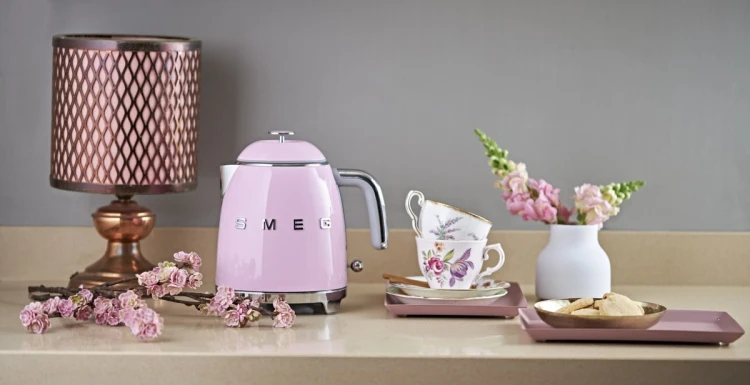 Czajnik SMEG Kettle (KLF05PKEU) mini 0,8L pink