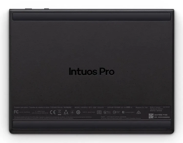 Mały tablet piórkowy Wacom Intuos Pro PTK470K0B