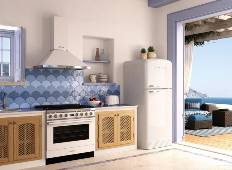 Toster SMEG biały model TSF01WHEU