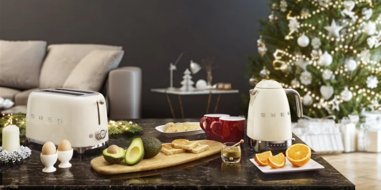 SMEG Toster (TSF02CREU) krem