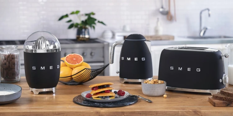 Czajnik elektryczny Smeg KLF03BLMEU