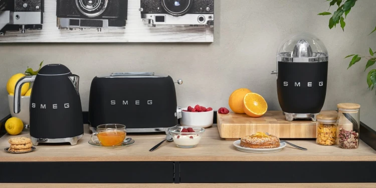 Czajnik elektryczny Smeg KLF03BLMEU