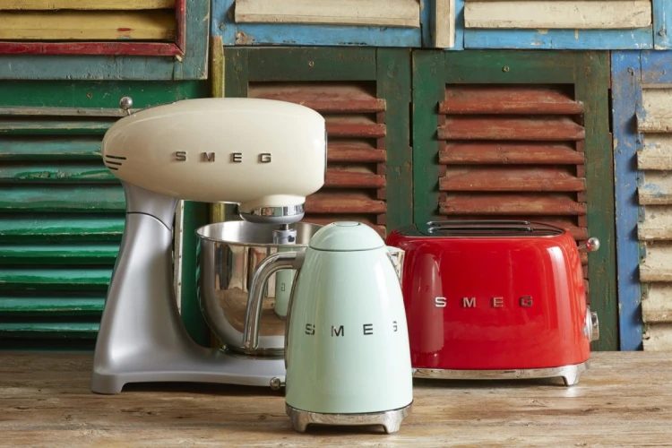 Toster SMEG TSF01RDEU