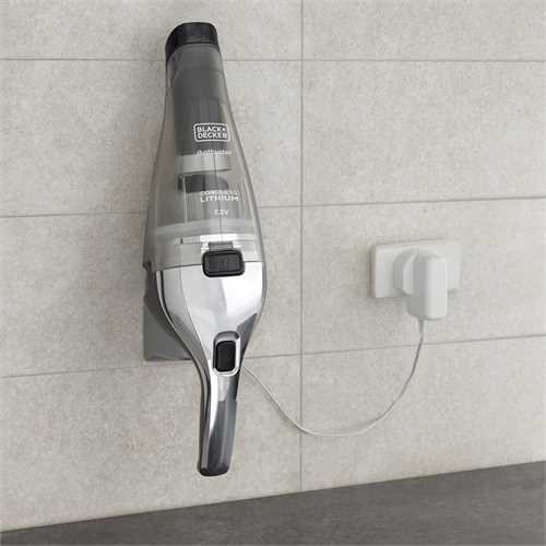 Odkurzacz ręczny akumulatorowy BLACK+DECKER NVC220WC 7,2V