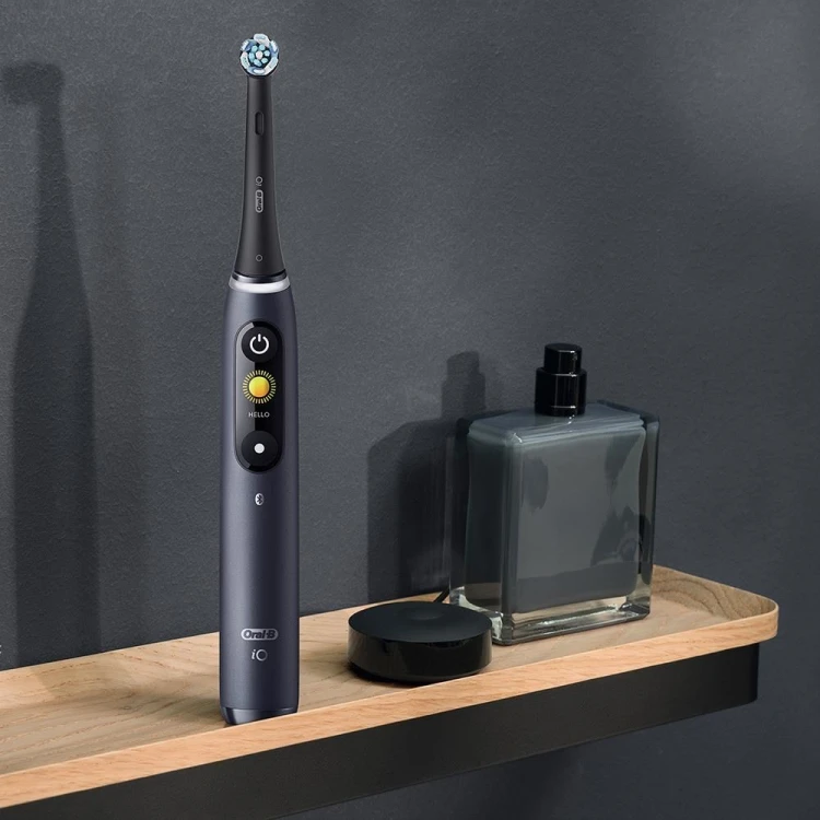 Braun Oral-B szczoteczka elektryczna iO8 BLACK