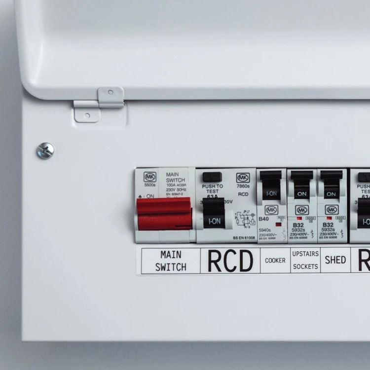 Brother PT-E560BTVP drukarka etykiet Termotransferowy 180 x 180 DPI 20 mm/s Przewodowy i Bezprzewodowy HSE/TZe Bluetooth QWERTZ