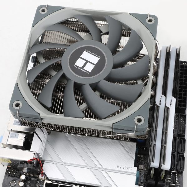 Thermalright AXP120-X67 system chłodzenia komputerów Procesor Radiator 12 cm Czarny, Szary, Metaliczny 1 szt.