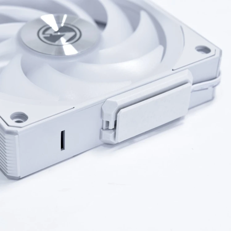 Bezprzewodowy wentylator Lian Li UNI FAN CL, 3-pak - 120mm, biały