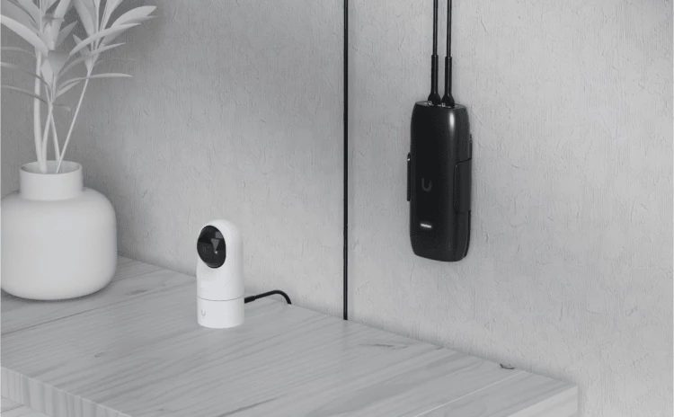 Ubiquiti UP-AI-Port | Urządzenie wzbogacające kamery o funkcje AI | 1x GbE RJ45, PoE