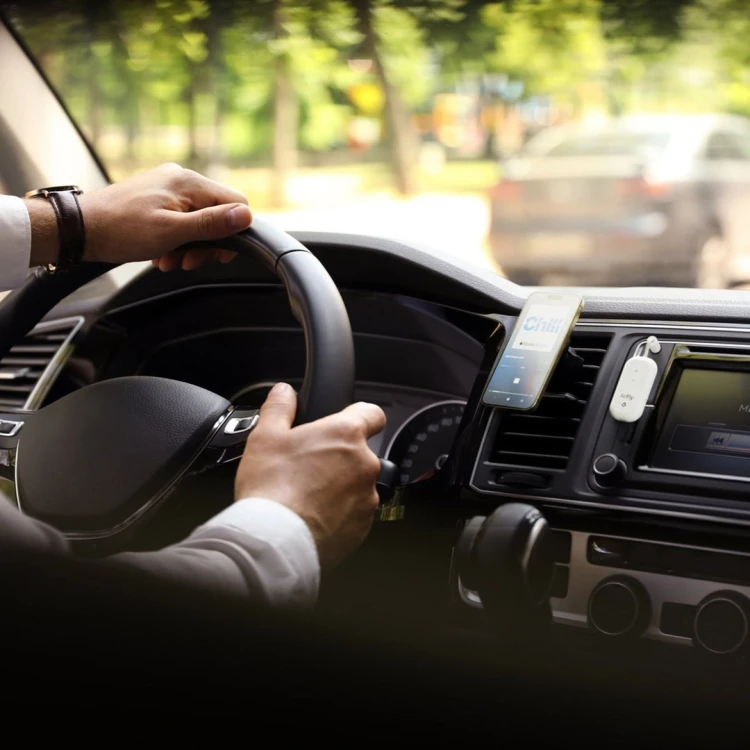 Twelve South AirFly Pro 2 - adapter Bluetooth do wejścia 3,5mm jack kompatybilny z AirPods i innymi słuchawkami Bluetooth, do 2 par słuchawek jednocze