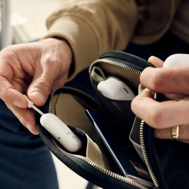 Twelve South AirFly Pro 2 - adapter Bluetooth do wejścia 3,5mm jack kompatybilny z AirPods i innymi słuchawkami Bluetooth, do 2 par słuchawek jednocze