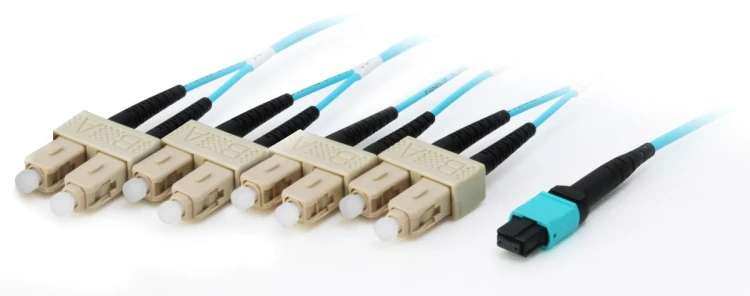 Kabel krosowy SC wielomodowy do MTP 7,0 m światłowód 50/125 mikronów OM4 Akwamaryn