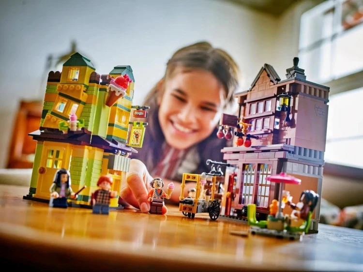 LEGO HARRY POTTER 76452 Markowy sprzęt do quidditcha i lodziarnia