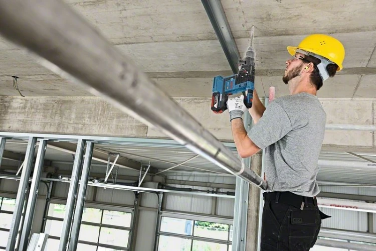 Bosch 0 611 910 000 młot udarowo-obrotowy SDS Plus