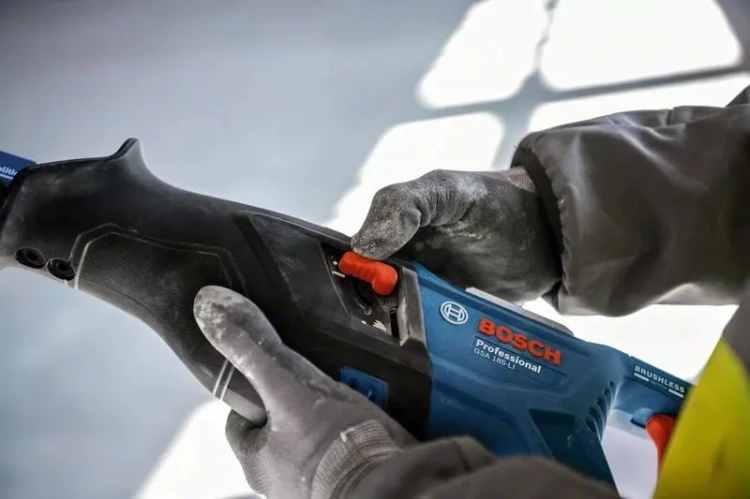 Bosch GSA 185-LI 2900 spm Czarny