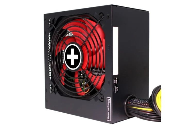 Xilence XN225 moduł zasilaczy 650 W 20+4 pin ATX ATX Czarny, Czerwony