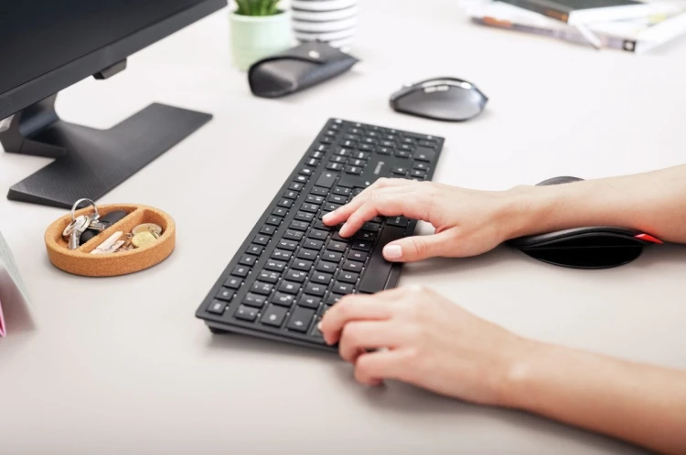 CHERRY KW 9100 SLIM klawiatura Uniwersalne RF Wireless + Bluetooth QWERTZ Swiss Czarny