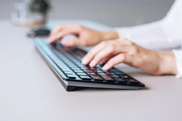 CHERRY KW 9100 SLIM klawiatura Uniwersalne RF Wireless + Bluetooth QWERTZ Swiss Czarny