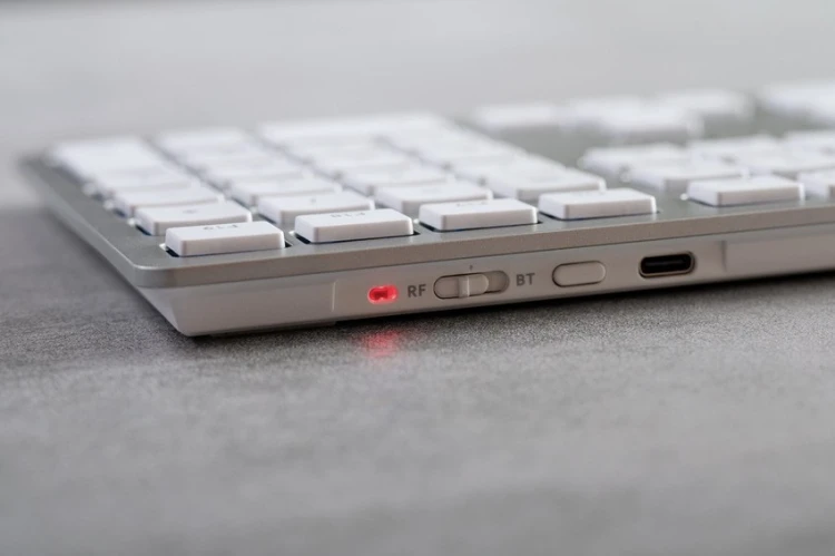 Klawiatura bezprzewodowa do Mac KW 9100 Slim Wireless Silver Germany