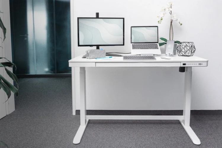Digitus Biurko z elektryczną regulacją wysokości oraz stacją ładowania USB i szufladą