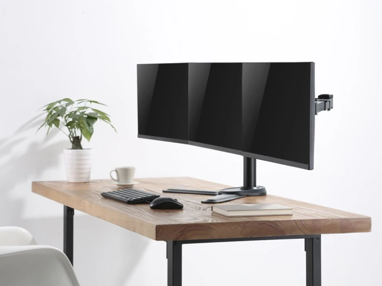 Uchwyt biurkowy Equip Pro - Tilt dla 3 wyświetlaczy LCD - Rozmiar ekranu: 43,2-68,6 cm (17"-27") - Interfejs montażowy: do 100 x 100 mm - Biurko