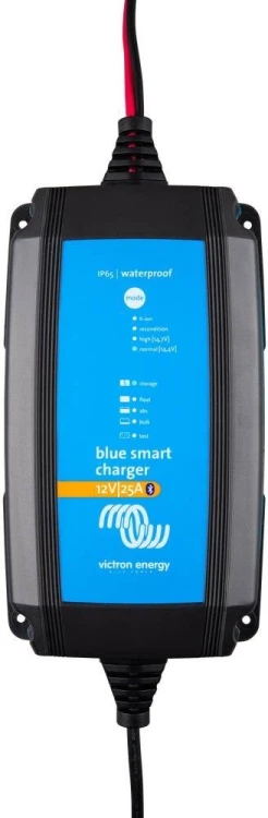Niebieska inteligentna ładowarka IP65 12/25 + złącze DC