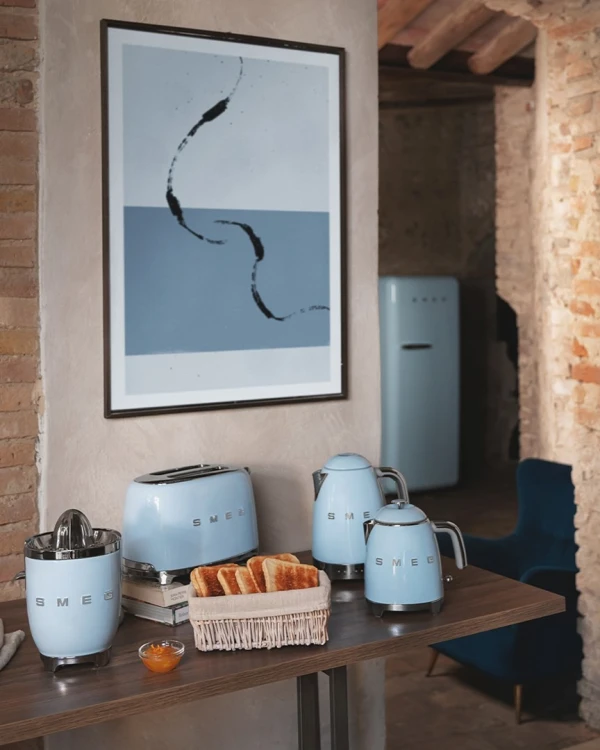 Mini czajnik SMEG Kettle KLF05PBEU 0,8L pastelbleu