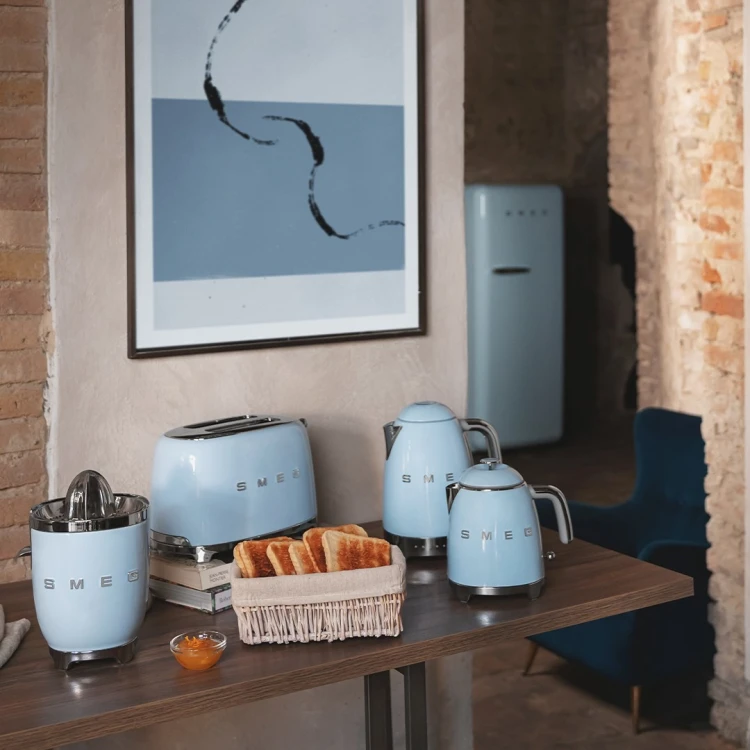 Mini czajnik SMEG Kettle KLF05PBEU 0,8L pastelbleu