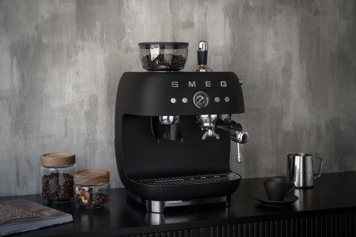 Smeg EGF03BLMEU ekspres do kawy Ręczny Ekspres do espresso 2,4 l