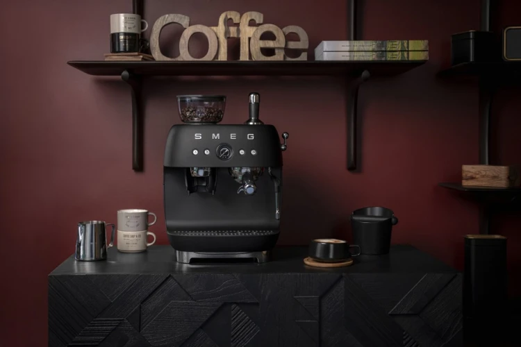 Smeg EGF03BLMEU ekspres do kawy Ręczny Ekspres do espresso 2,4 l